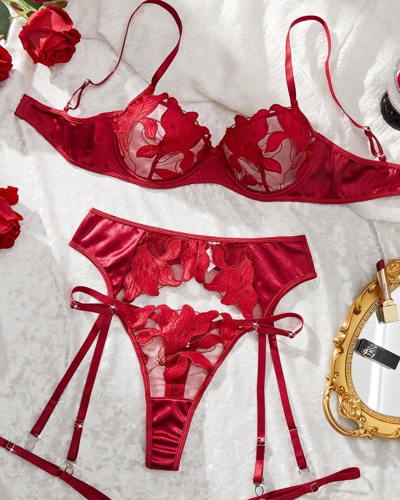 Embroidered lingerie sets manufactured by Puning Hesheng Garment Co., Ltd